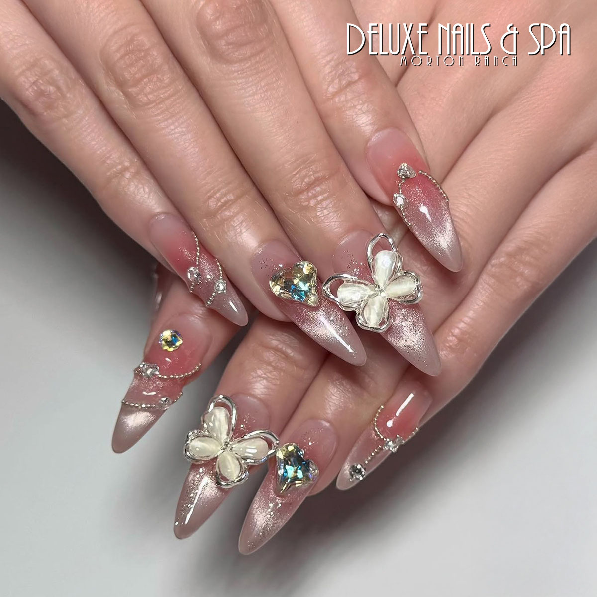 Deluxe Nails & Spa